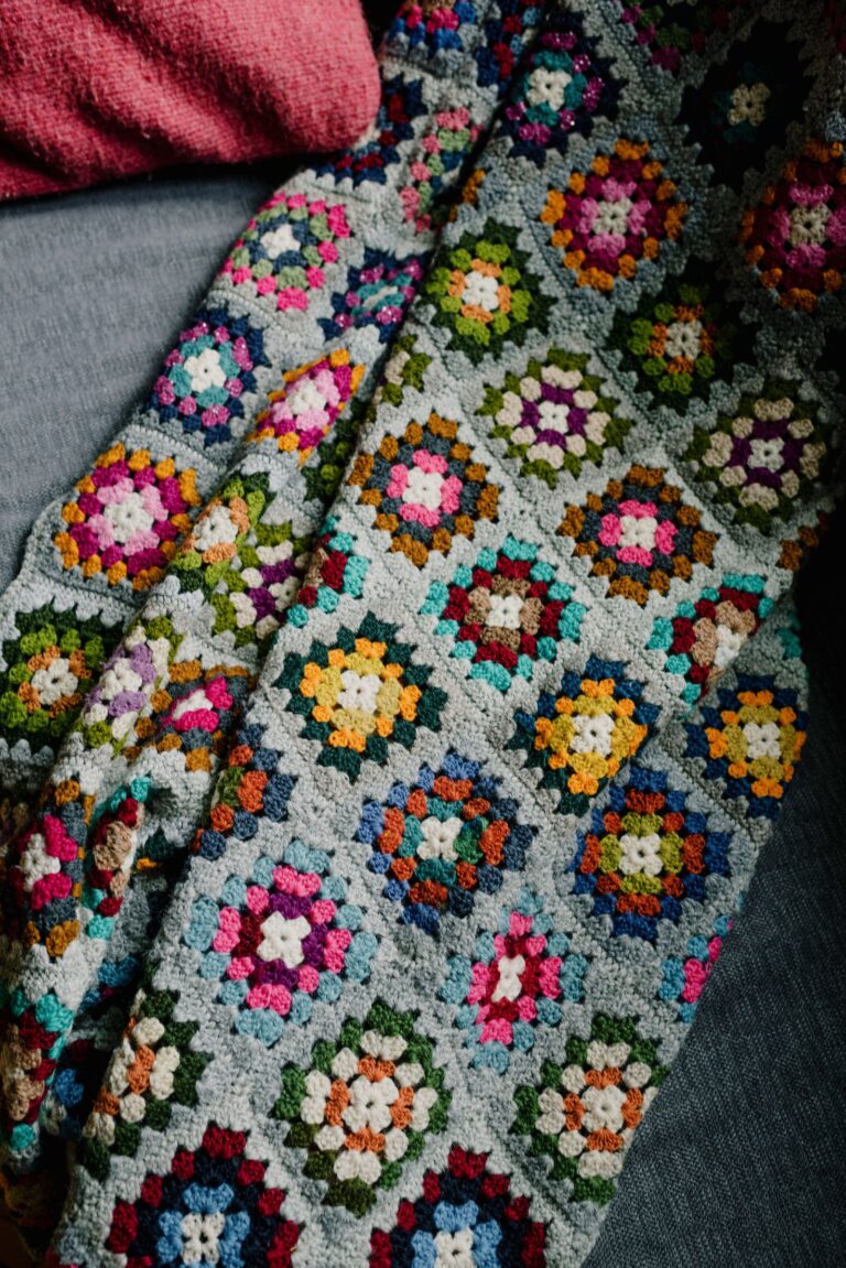 How to Crochet a Classic Granny Square (Beginner Pattern)